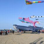 Cierra Coatzacoalcos el verano con papalotes, esculturas de arena y música del Súper Grupo Juárez