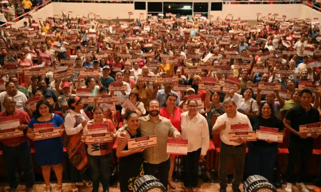 Toma Pedro Miguel Rosaldo protesta a 2 mil 117 jefas y jefes de manzana en Coatzacoalcos