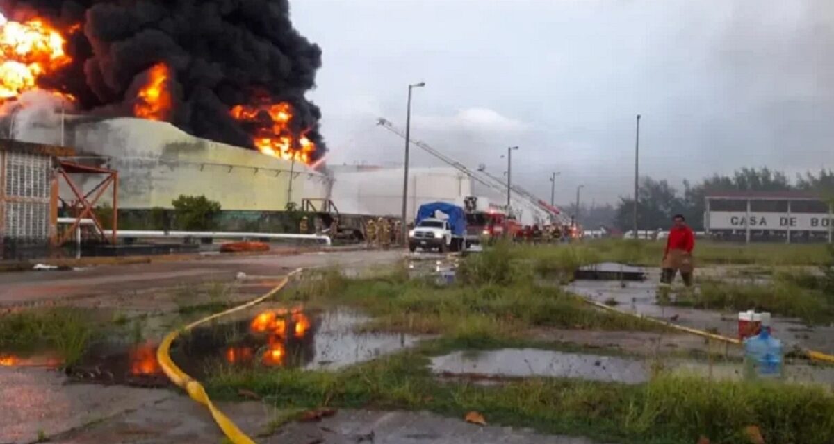 Continúa Pemex labores de atención a incidente en la Terminal de Almacenamiento Pajaritos