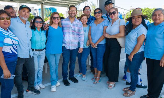 Alcalde de Coatzacoalcos recibe obras de infraestructura social en favor de las familias