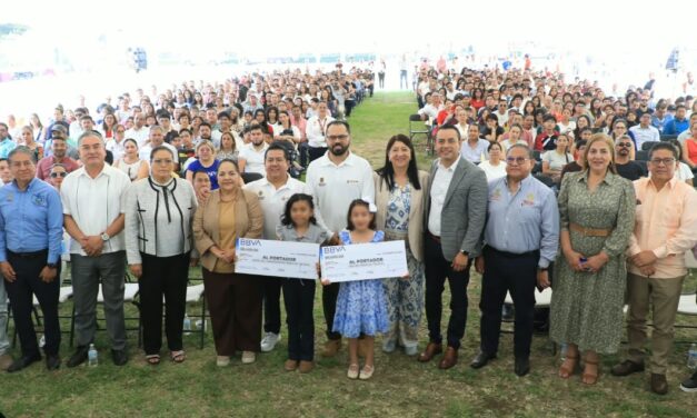 Reconoce Sefiplan la excelencia académica de hijas e hijos de trabajadores sindicalizados