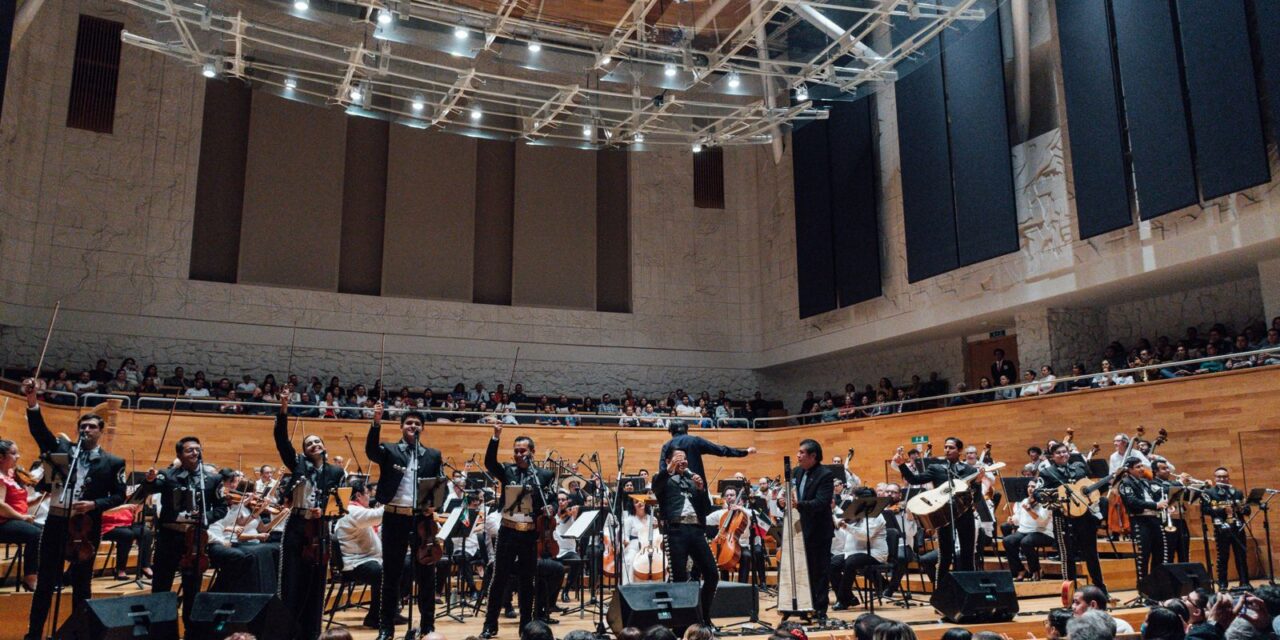 OSX: Noche mexicana con Mariachi UV