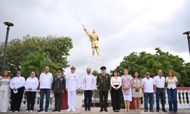 “Honrar a la patria es servir con honestidad”: Pedro Miguel Rosaldo García conmemora a los Niños Héroes en Coatzacoalcos