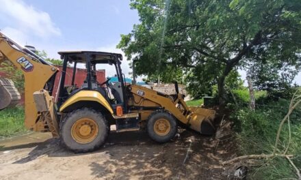 Intensifica Ayuntamiento labores de limpieza y descacharrización en el poniente de Coatzacoalcos