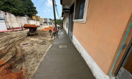 Rehabilita Ayuntamiento de Coatzacoalcos infraestructura hidráulica y vial en la calle Lucas Alamán