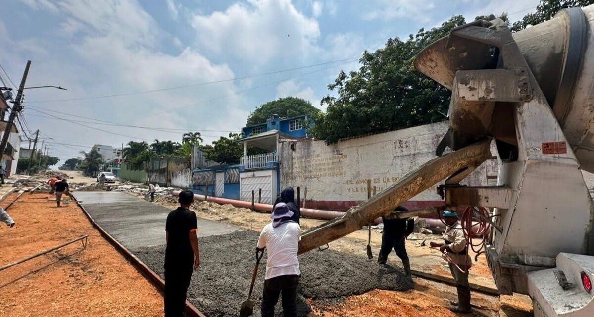 Avanza Ayuntamiento de Coatzacoalcos en las etapas clave de rehabilitación vial en la calle Lucas Alamán