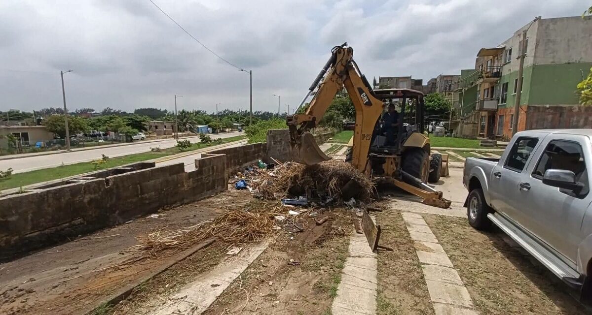 Retiran 28.4 toneladas de residuos y llantas en intensa jornada dominical de descacharrización en Coatzacoalcos