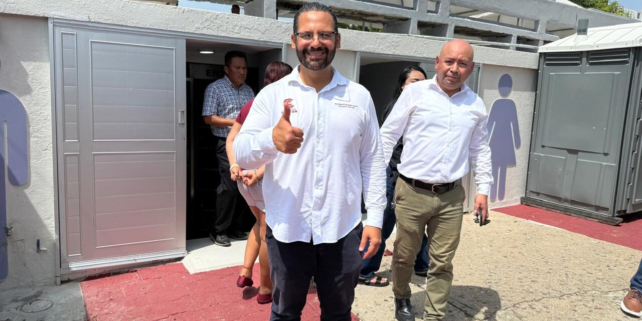Reabren baños del Parque Independencia como prueba piloto de servicios públicos autosustentables