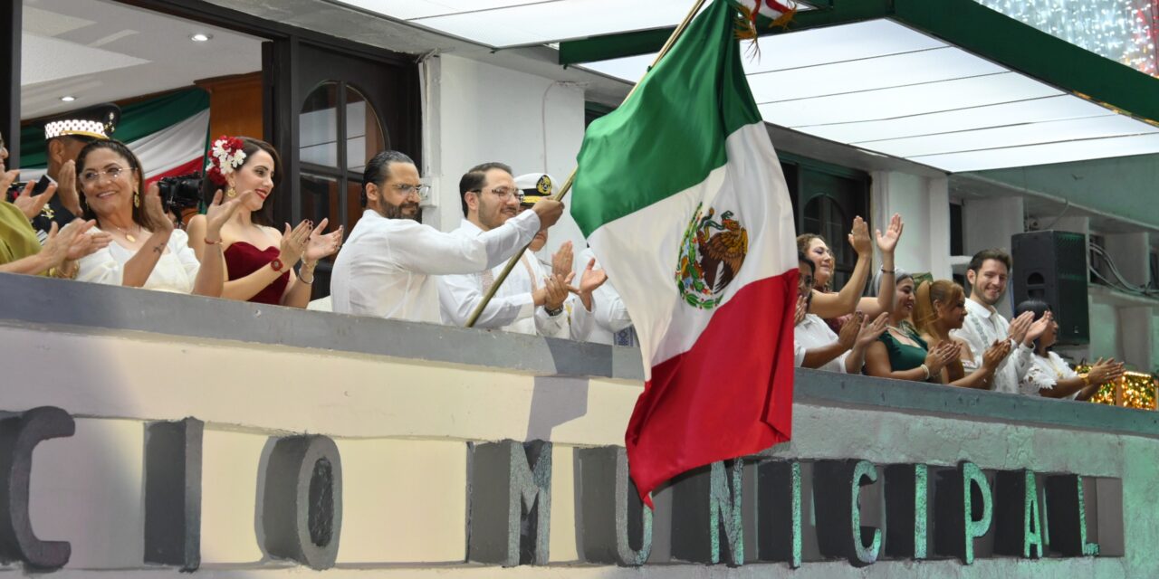 Encabeza Pedro Miguel Rosaldo su primer Grito de Independencia en Coatzacoalcos