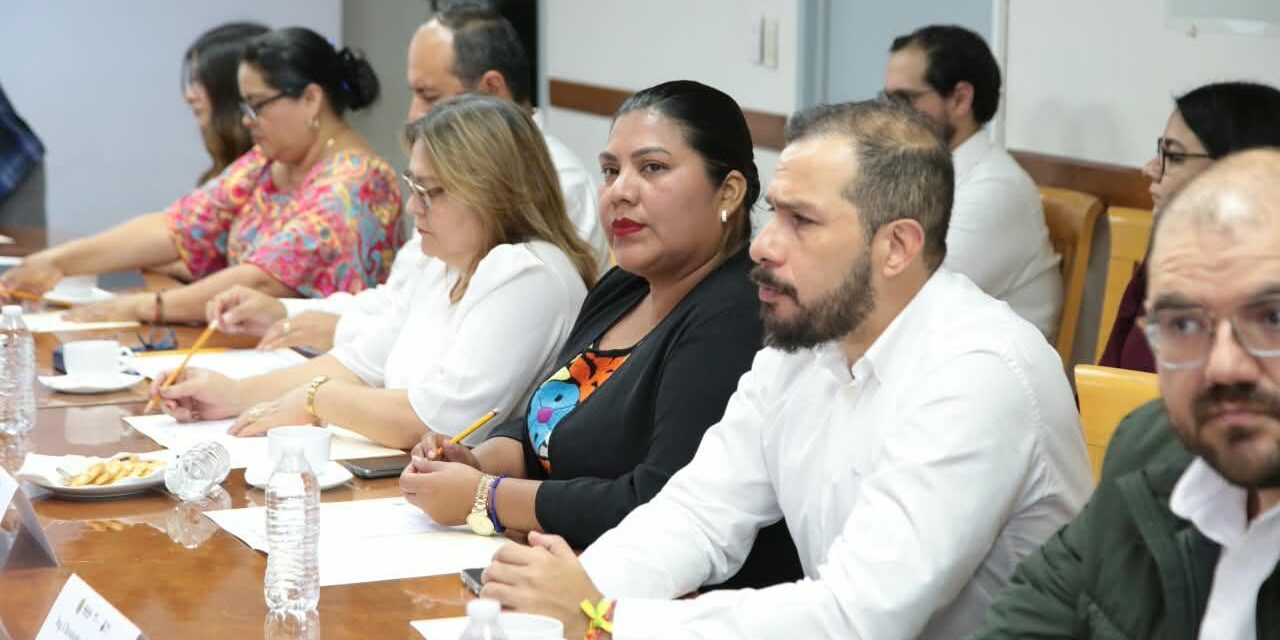 IVEA presenta avances en atención educativa para personas mayores de 15 años