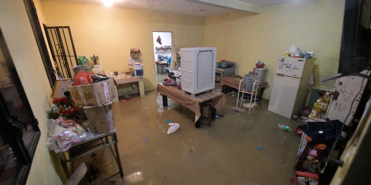 Confirma PC estatal dos decesos por lluvia torrencial en Xalapa, continúan evaluando daños