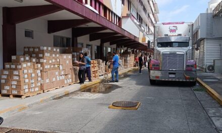 Llega a Veracruz material quirúrgico y medicamentos para hospitales