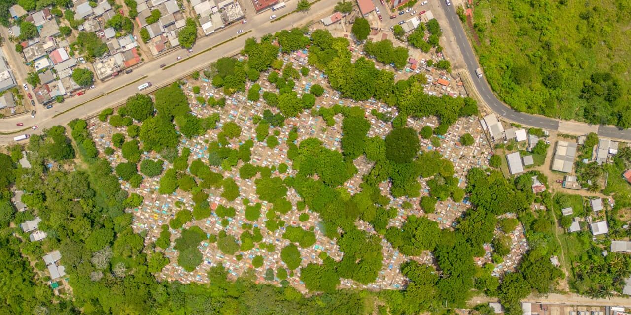 Coatzacoalcos reforzará limpieza y fumigación de panteones con el programa “Descanso Digno”