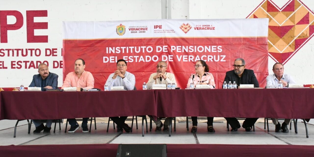 Organizaciones sindicales reciben orientación sobre trámites del IPE