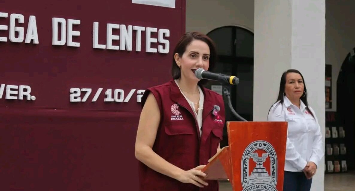 Entrega DIF Coatzacoalcos 300 lentes en beneficio de las familias