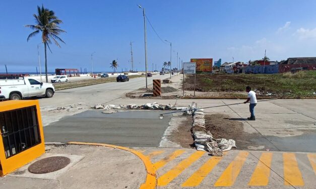 Avanza la rehabilitación con concreto hidráulico en el Malecón Costero de Coatzacoalcos