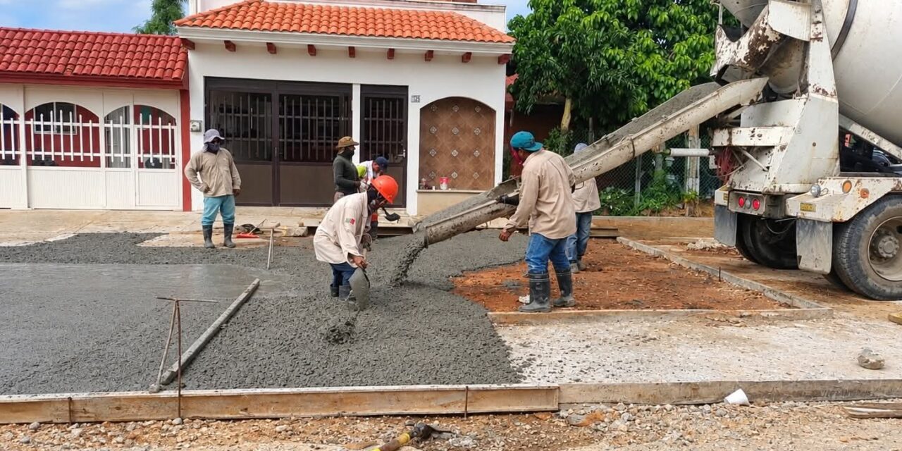 Anuncian avances significativos en el plan de rescate de calles en Coatzacoalcos
