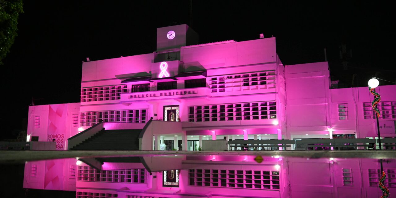 Ilumina Gobierno de Coatzacoalcos de rosa espacios públicos por el Mes de Sensibilización sobre el Cáncer de Mama