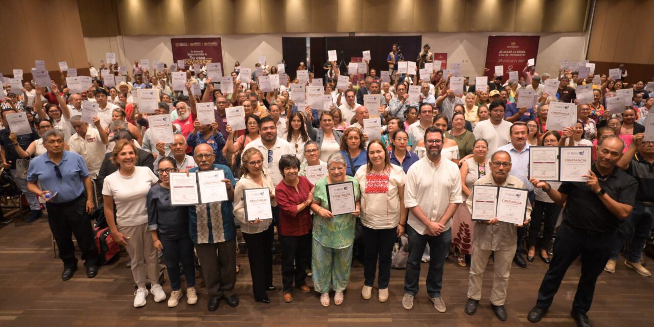 Justicia social: 535 trabajadores y pensionados de Veracruz dejan atrás sus créditos de vivienda