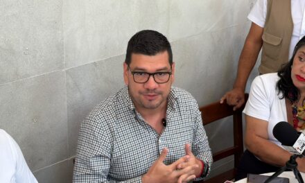 Reciben en Veracruz su beca ‘Rita Cetina’ más de 400 mil estudiantes de educación básica