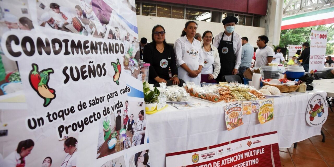 Participan estudiantes de CAM en 4.ª edición de la Expo Venta Manos con Talento