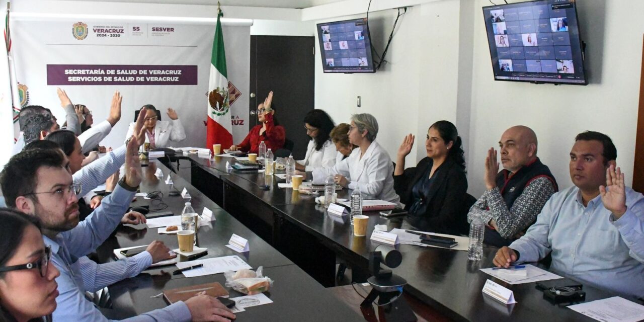 COESABI aprueba dictámenes para la Medalla al Mérito Médico