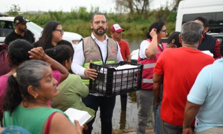 Recorre Pedro Miguel Rosaldo colonias afectadas por el Frente Frío 2, entrega comidas calientes y frazadas