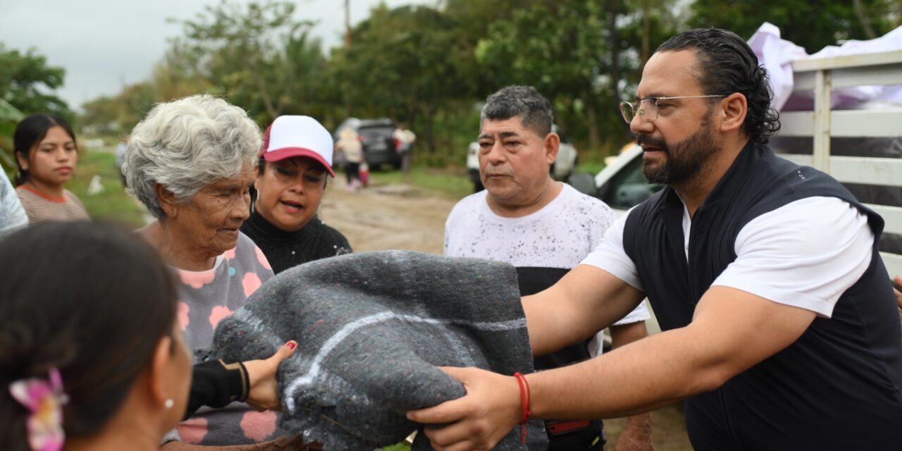 Mantiene Pedro Miguel Rosaldo apoyo a familias afectadas por frentes fríos; continúan entregas de alimentos