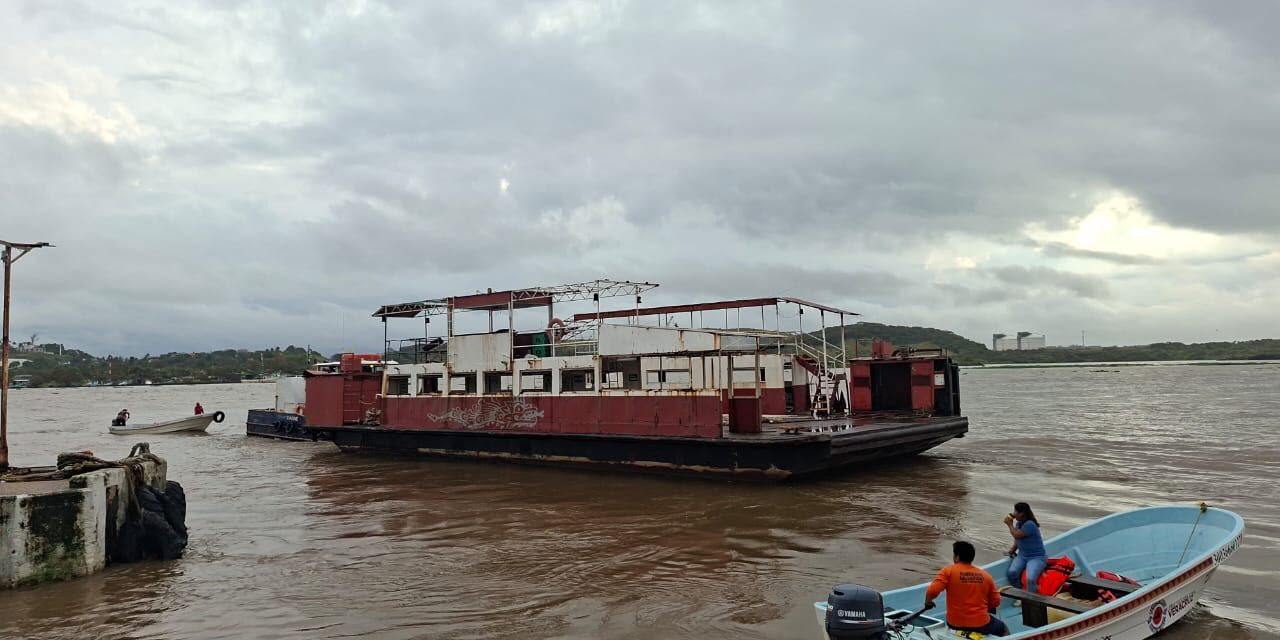 Envían a reparación el transbordador Laguna de Coapa; buscan recuperar operación de las dos embarcaciones en Coatzacoalcos