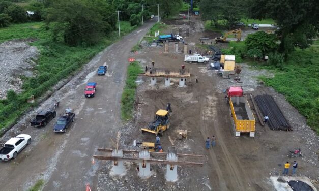 Avanza construcción del puente Oxitempa en Ixhuatlán de Madero