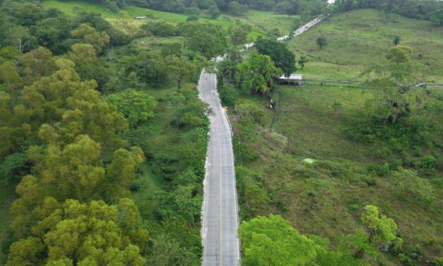 Entrega Rocío Nahle 2.2 km de carretera de concreto hidráulico entre Yecuatla y Colipa