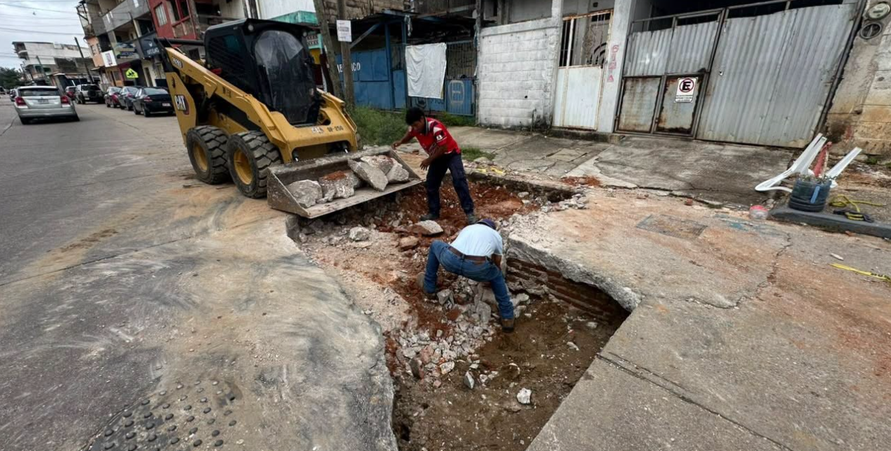 Avanza programa de rehabilitación urbana y atención a socavones en Coatzacoalcos