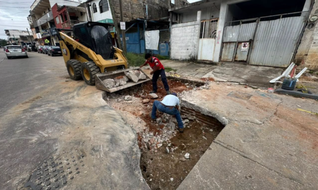 Avanza programa de rehabilitación urbana y atención a socavones en Coatzacoalcos