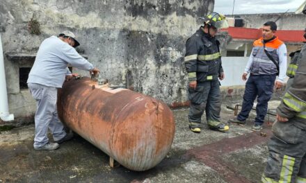 Evacuadas de manera preventiva 2 mil personas por olor asociado a gas LP en el centro de Xalapa