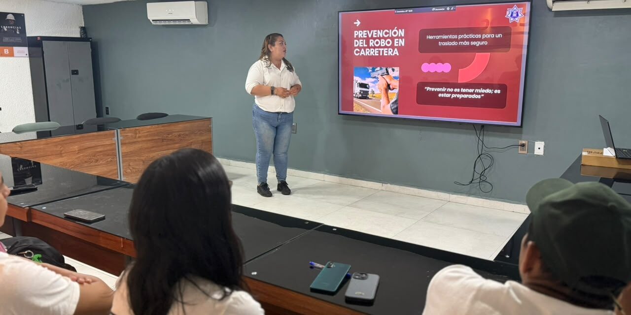 Policía Municipal de Coatzacoalcos fortalece la prevención del robo en carretera con el sector empresarial