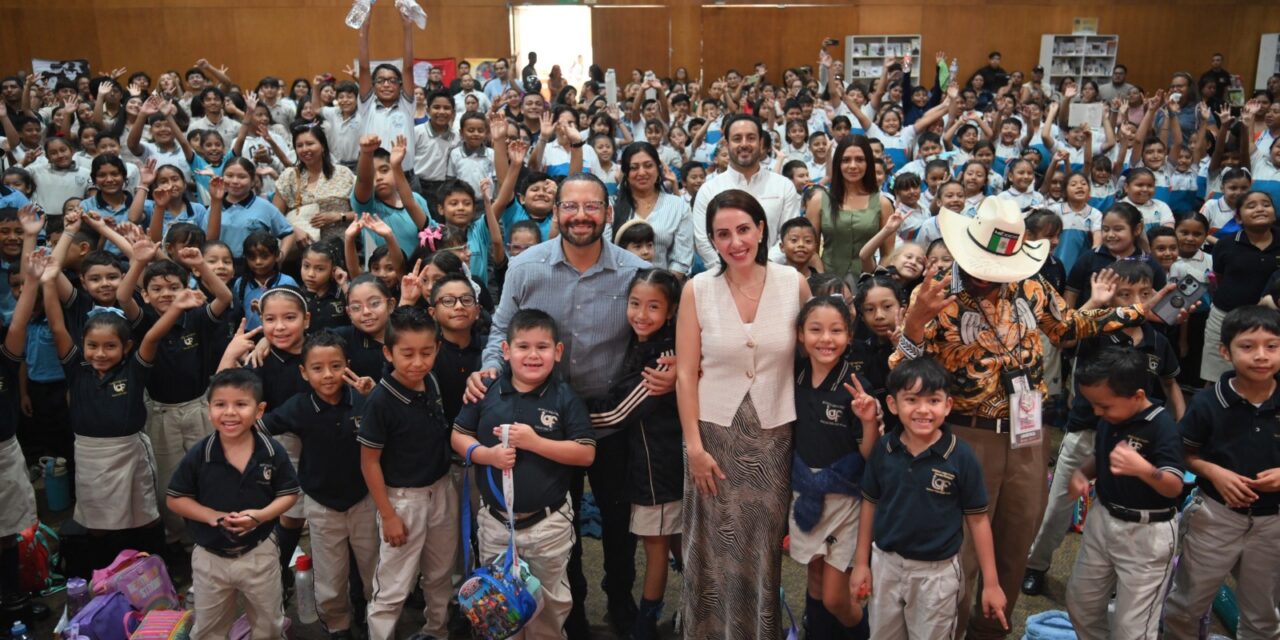 Impulsa Pedro Miguel Rosaldo la lectura con 18 mil ejemplares en la Feria del Libro “Coatzacoalcos Lee”