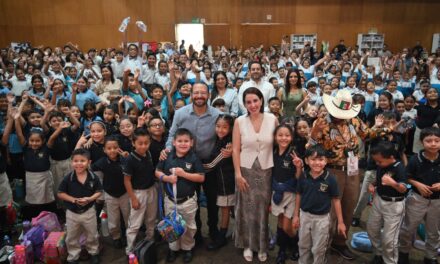 Impulsa Pedro Miguel Rosaldo la lectura con 18 mil ejemplares en la Feria del Libro “Coatzacoalcos Lee”