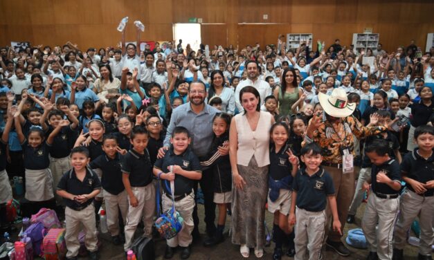 Impulsa Pedro Miguel Rosaldo la lectura con 18 mil ejemplares en la Feria del Libro “Coatzacoalcos Lee”