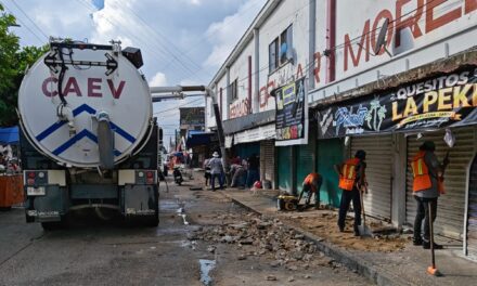 Arranca rehabilitación de banquetas del Mercado Morelos para mejorar la movilidad y seguridad de peatones