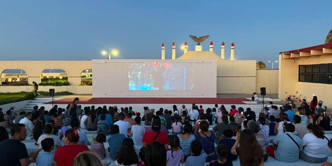 Invita Pedro Miguel Rosaldo a disfrutar del ciclo de cine de terror “Cine frente al mar” en Coatzacoalcos