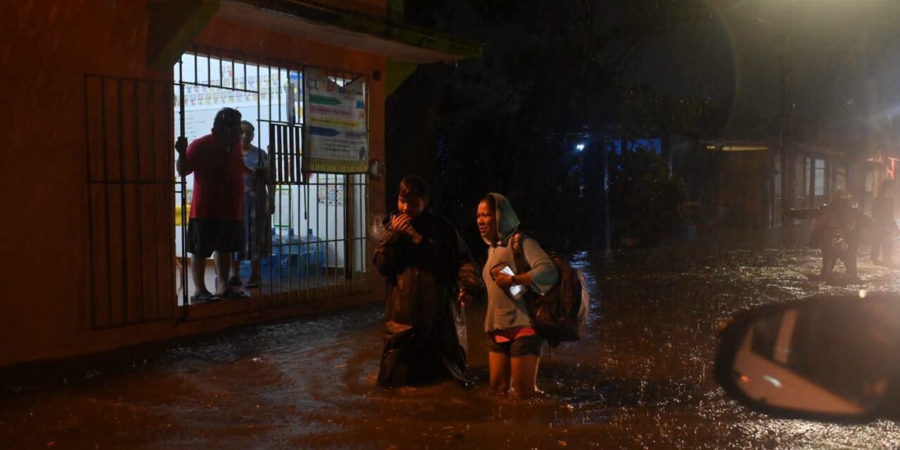 Coatzacoalcos mantiene evacuaciones preventivas; habilitan albergues por Frente Frío 2