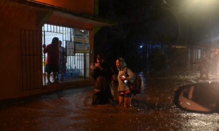 Coatzacoalcos mantiene evacuaciones preventivas; habilitan albergues por Frente Frío 2