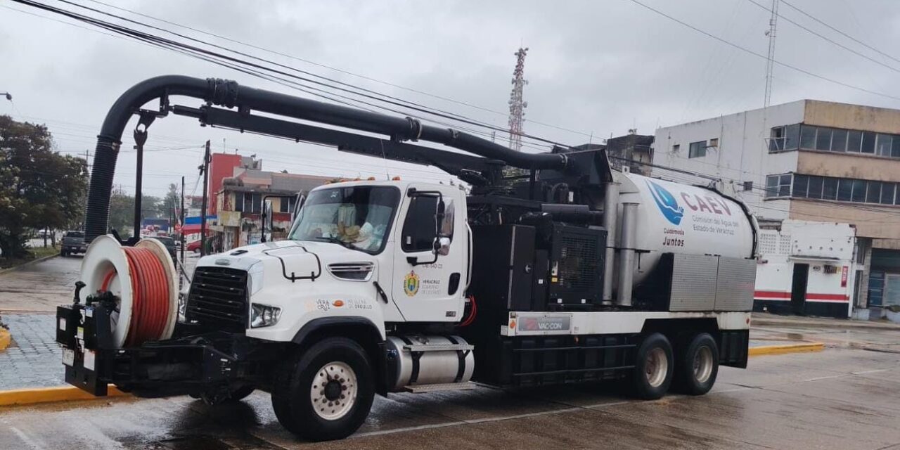 CAEV moviliza maquinaria y personal, en apoyo a Nanchital y Coatzacoalcos