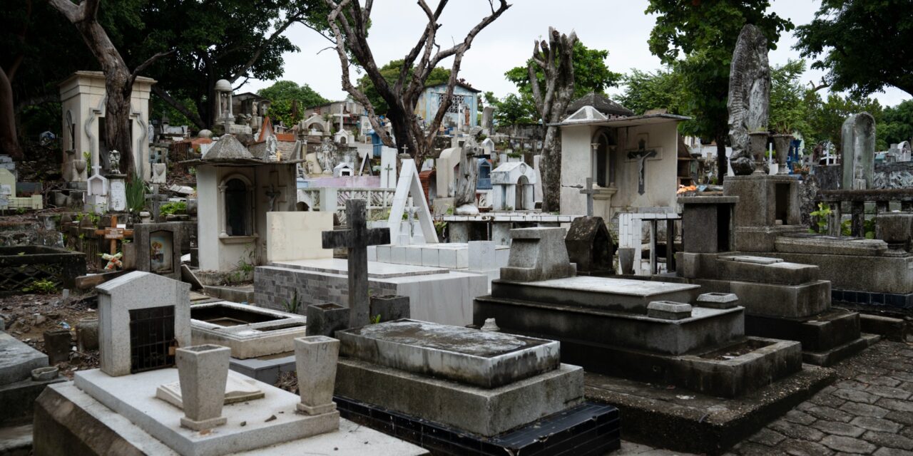 Invitan a recorrido por las tumbas de personajes ilustres en el Panteón Antiguo de Coatzacoalcos